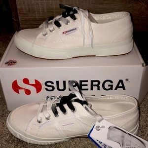 NWT - Superga 2750 - Size 38 (Women’s 7.5)